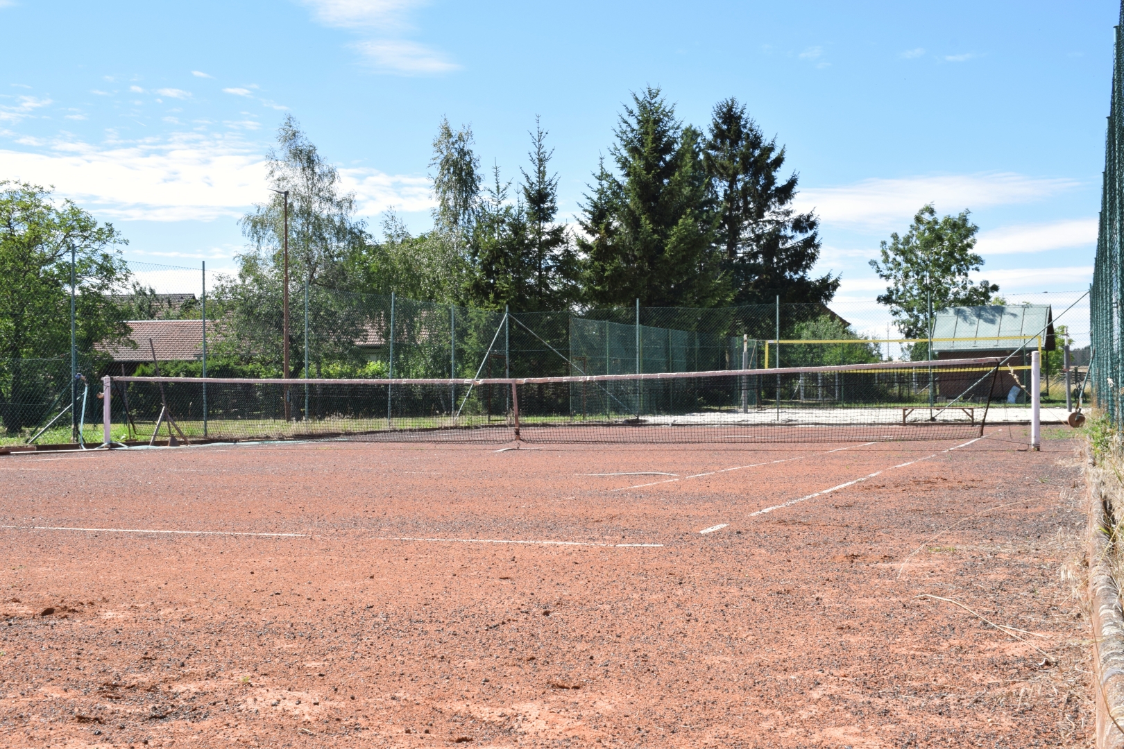 Obec Žďárec - Rekonstrukce tenisového kurtu